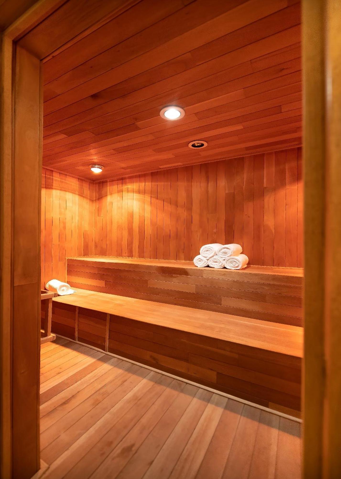 Metria Hotel León Dış mekan fotoğraf A modern Finnish sauna